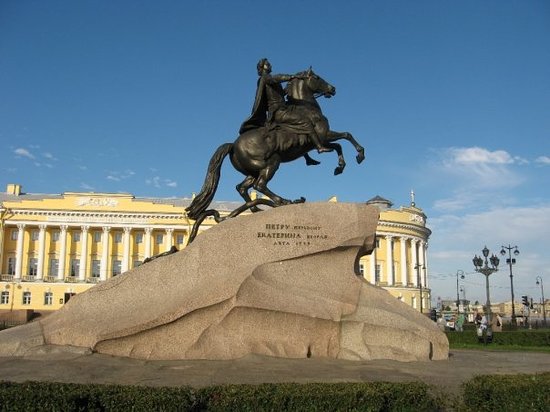 bronze horseman monument